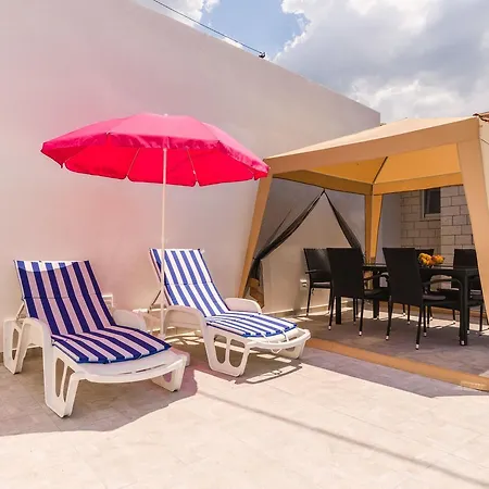 House Pako Marina